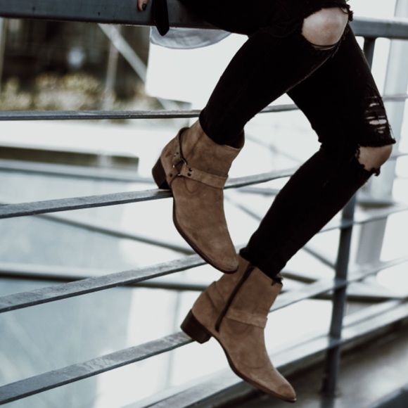 Frye Shoes - 🆕 Authentic FRYE tan brown suede boots- size 9